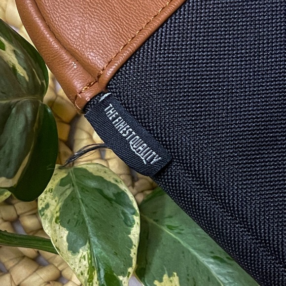 Herschel Heritage 13" iPad Sleeve - Picture 2 of 4